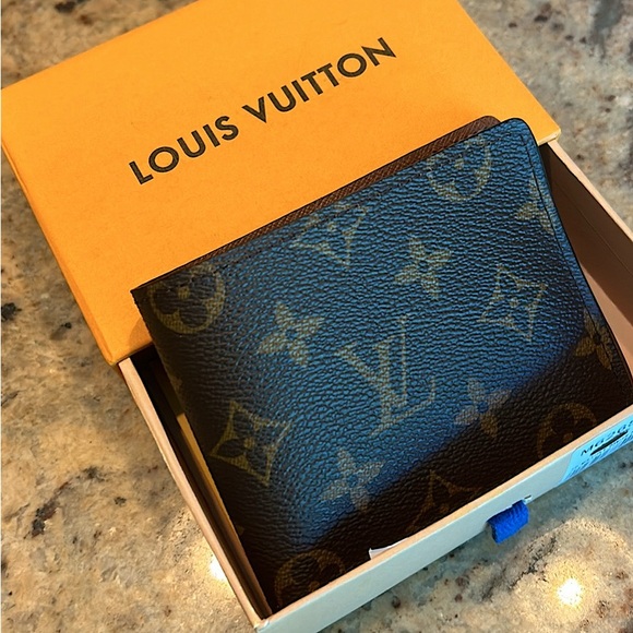 Louis Vuitton Monogram ‘Multiple’ Wallet - Picture 1 of 4